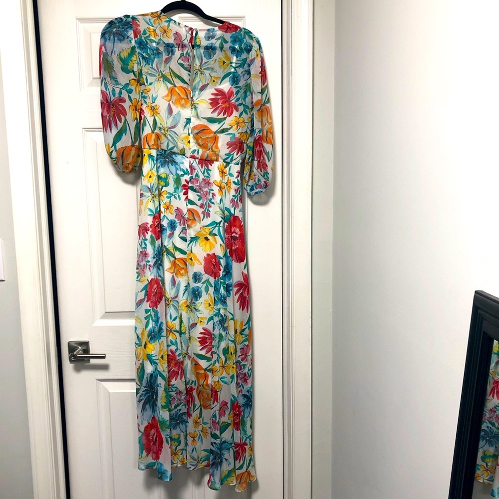Calvin Klein Women’s Midi Dress White w Multicolor Florals. Short Sleeves Size 6